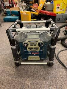 lot 913 image: Bosch PowerBox Portable Jobsite Radio, Clock, Subwoofer, Power Outlets