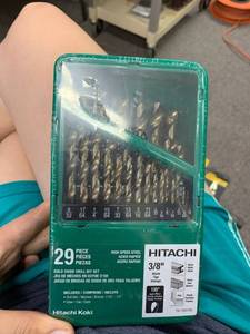 lot 920 image: NEW 29 Piece Hitachi Gold Oxide Drill Bit Set
