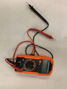 lot 940 image: Klein MM300 Multimeter