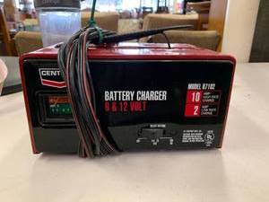lot 945 image: 6 & 12 Volt Battery Charger