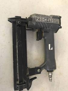 lot 433 image: Craftsman Brad Nailer