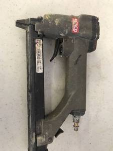 lot 438 image: Senco Air Stapler