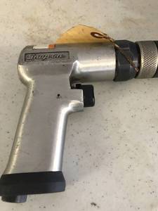 lot 447 image: Snap On Air Drill