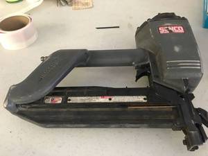 lot 450 image: Senco Air Stapler