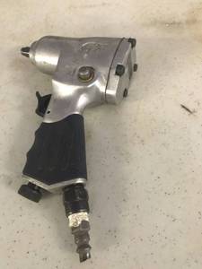 lot 464 image: Campbell Hausfeld Impact Wrench