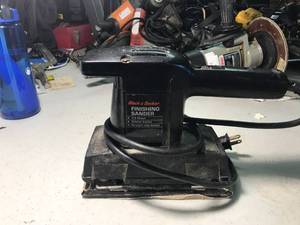 lot 478 image: BlackDecker Finishing Sander