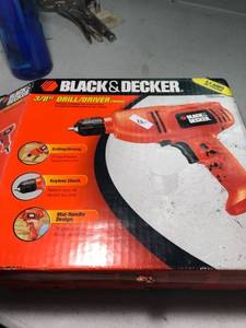 lot 494 image: BlackDecker 38 Drill Driver