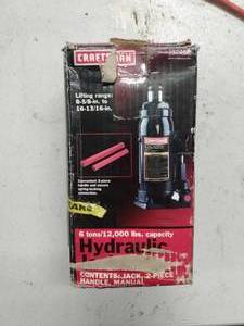 lot 2829 image: NEW Craftsman 6 Ton Hydraulic Jack