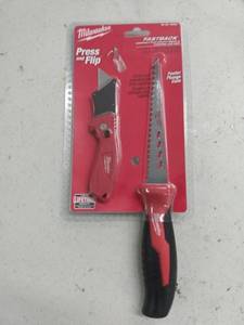 lot 2844 image: NEW Milwaukee utility knife and jab saw set