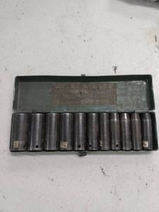 lot 2850 image: 12 drive deep socket set