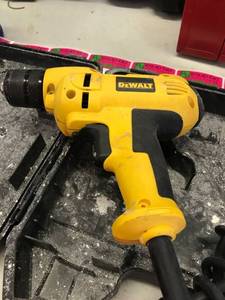 lot 2801 image: DeWalt Drill