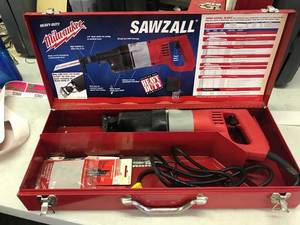 lot 2802 image: Milwaukee Sawzall