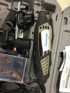 lot 2808 image: Dremel Circle Cutter