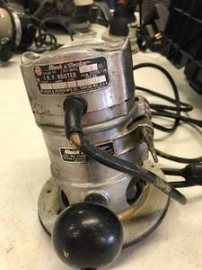 lot 2814 image: Black  Decker Router
