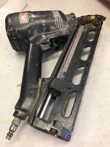 lot 2824 image: Senco Stapler