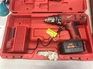 lot 2750 image: Milwaukee Cordless Drill