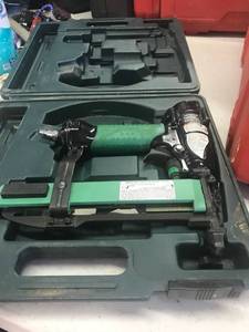 lot 2752 image: Hitachi Stapler