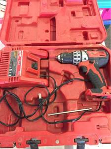 lot 2781 image: Milwaukee cordless drill