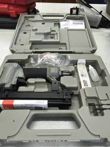 lot 1649 image: Porter Cable Brad Nailer