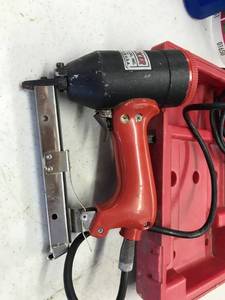lot 1650 image: Pro Tacker Stapler