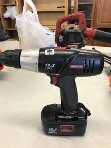 lot 1656 image: Craftsman Cordless drill