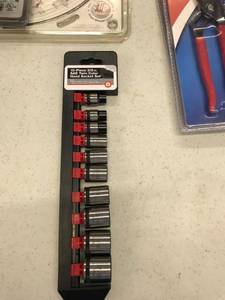 lot 1705 image: NEW 10 piece Socket set