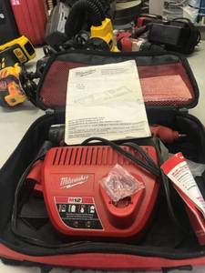 lot 2902 image: Milwaukee Cordless rotary tool