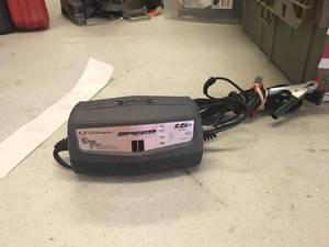 lot 2911 image: Speed Battery charger