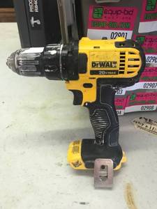 lot 2916 image: DeWalt Cordless drill