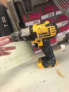lot 2919 image: Dewalt Cordless Drill