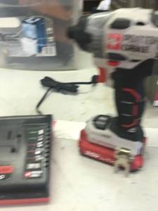 lot 2922 image: Porter Cable Cordless Drill