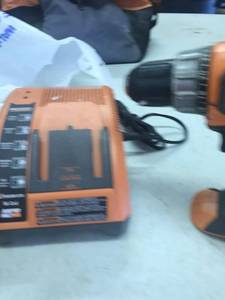 lot 1634 image: Ridgid Cordlessdrill set