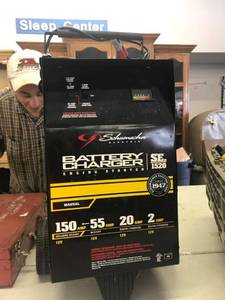 lot 1637 image: Schumacher Battery Charger