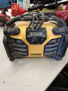 lot 2856 image: Dewalt radiocharger