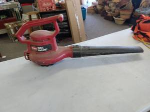 lot 2863 image: Toro Rake & Vac