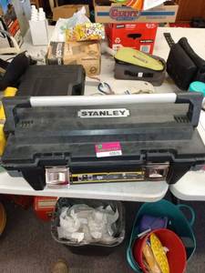 lot 2870 image: Tool box with tools