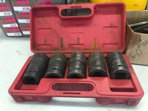 lot 1747 image: 5pc Budd wheel Socket set
