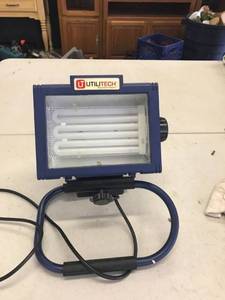 lot 1773 image: Utilitech Light