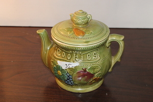 lot 9654 image: Tea Pot Cookie Jar