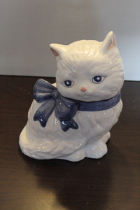 lot 9664 image: Cat with Blue Ribbon Cookie Jar