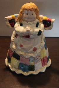 lot 9689 image: Angel Cookie Jar