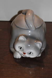 lot 9697 image: Gray Kitten Cookie Jar