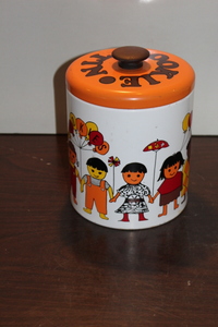 lot 9698 image: Cookie Tin