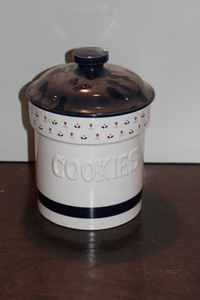 lot 9701 image: Country Borders Cookie Jar