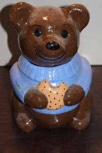 lot 9702 image: Cookie Jars