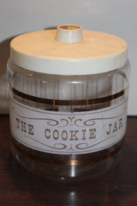 lot 9704 image: The Cookie Jar