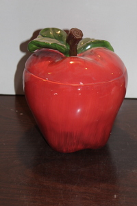 lot 9705 image: Apple Cookie Jar