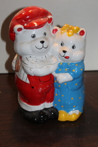 lot 9713 image: Mr and Mrs Cat Cookie Jar