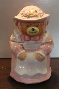 lot 9716 image: Bonnet Bear Cookie Jar