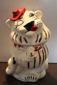 lot 9718 image: Tiger Cookie Jar